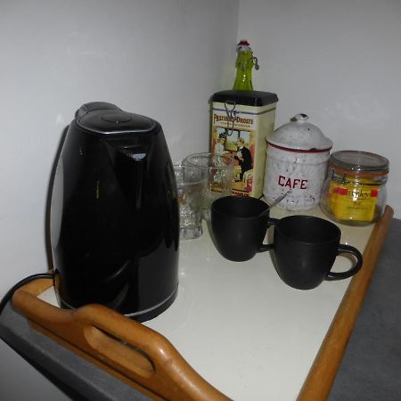 Charroux  Chez Kate Bed & Breakfast エクステリア 写真