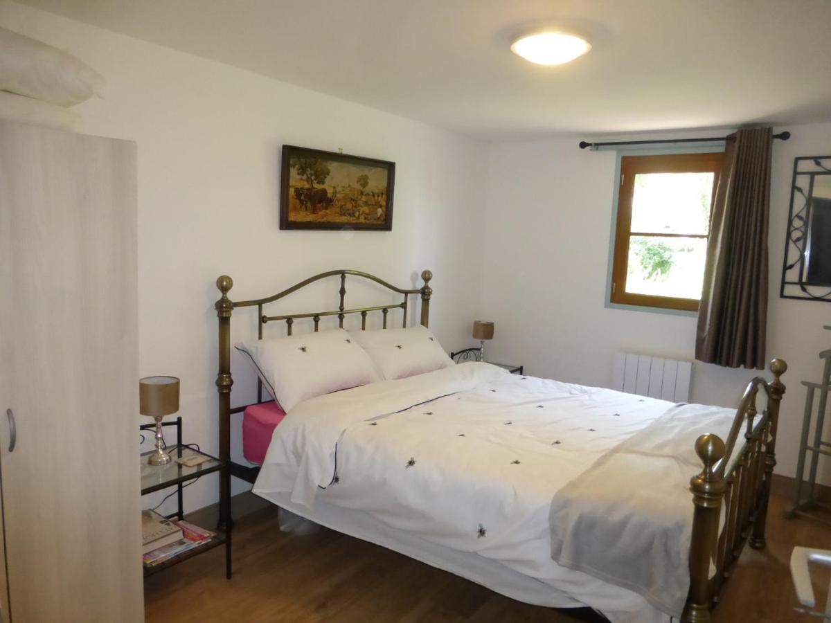 Charroux  Chez Kate Bed & Breakfast エクステリア 写真